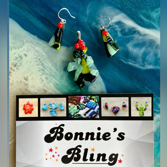 Bonnie’s Bling One Of A Kind Fused Glass Jewelry and Accessories to Wear. - Picture 4 of 16